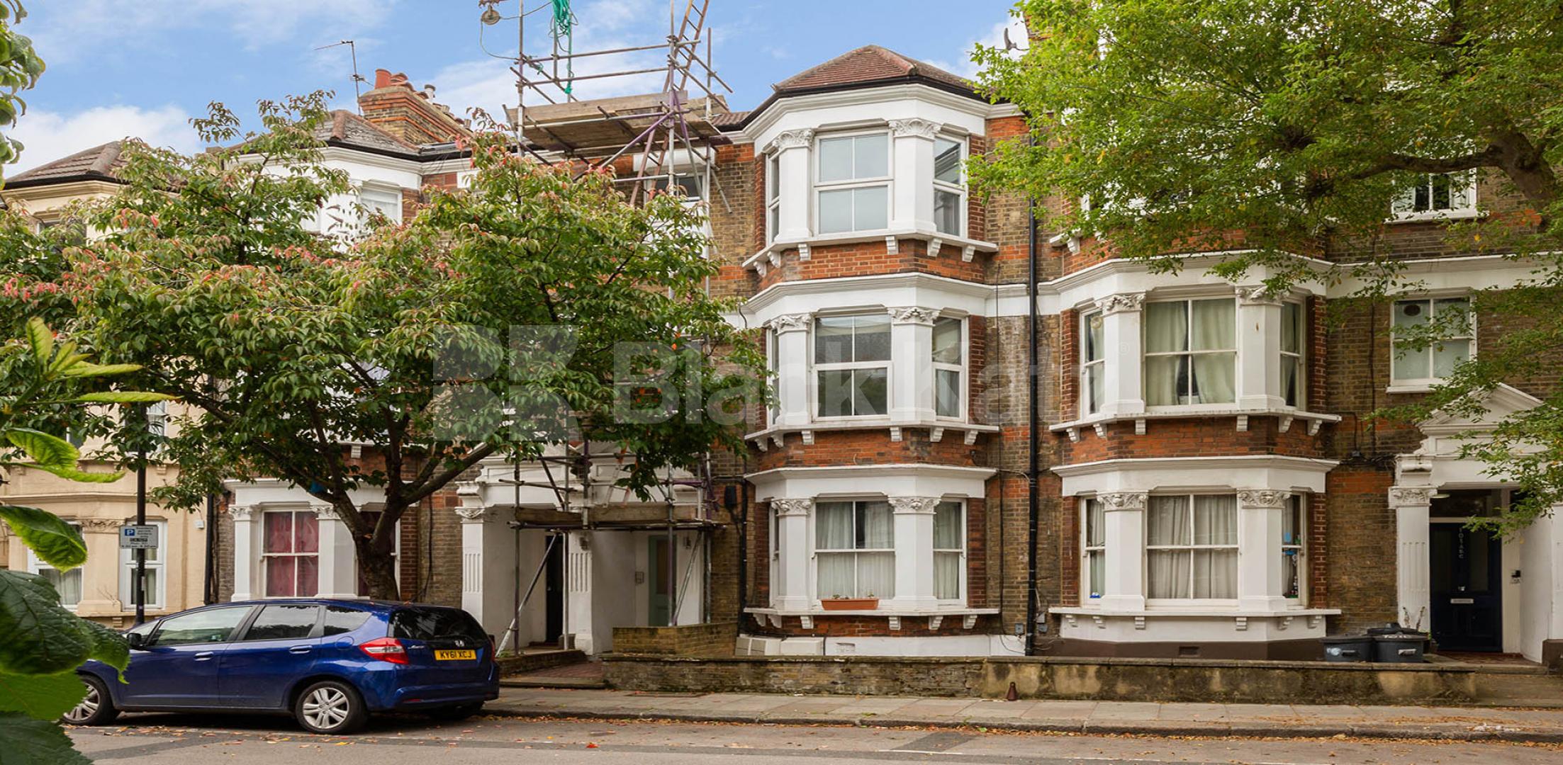 Spacious two bed with patio area in Camden minutes to tube and shops College Place, Camden